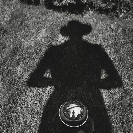 Vivian-Maier.-Selfportrait.-n.d.-©-Vivian-Maier-Maloof-Collection-Courtesy-Howard-Greenberg-Gallery-New-York